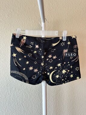 FLEO black space cadet gold bang bang shorts size original medium EUC